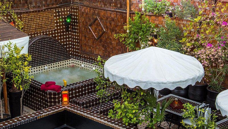 Infinity pool overlooking Tuscan hills