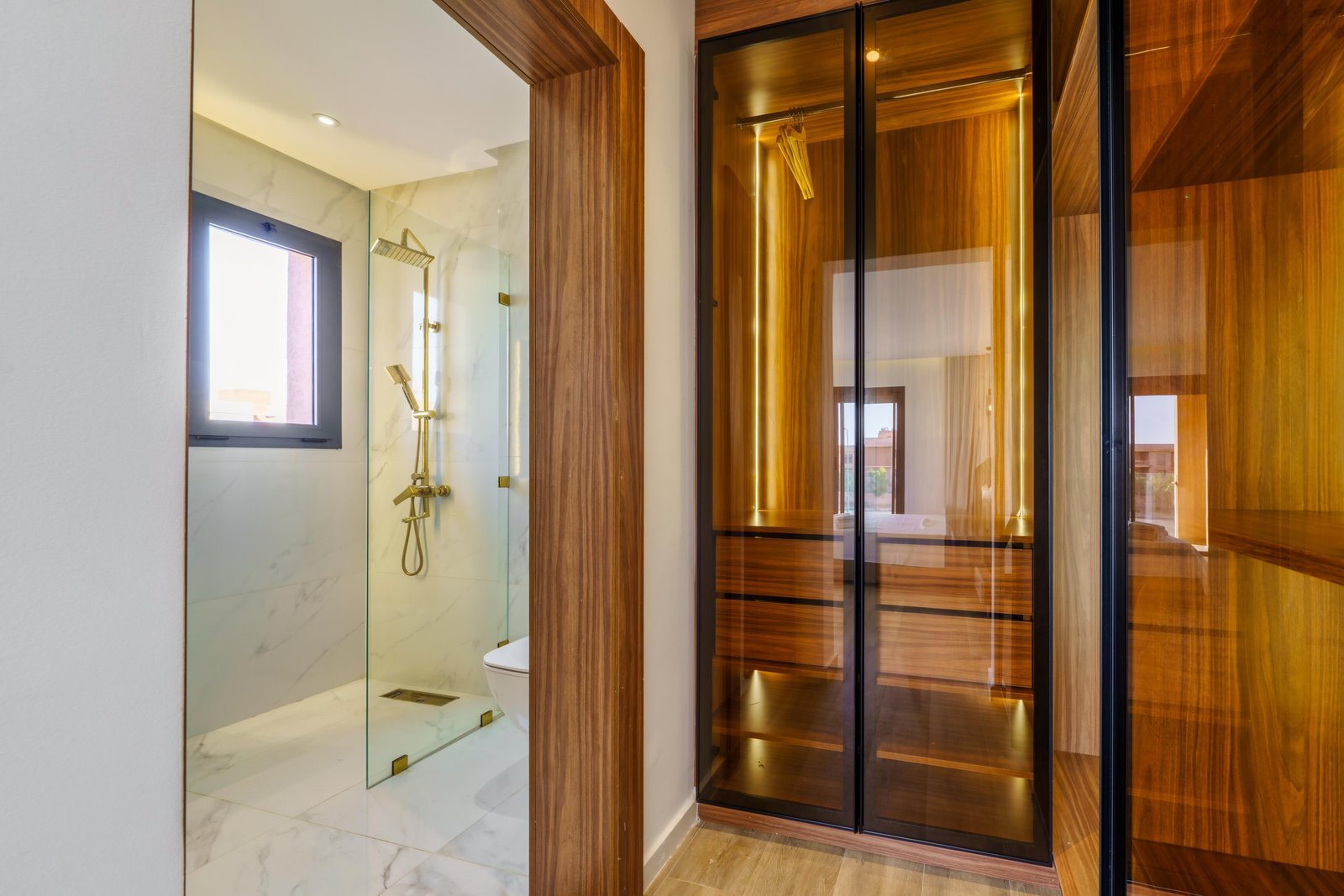 Master bedroom with en-suite bathroom