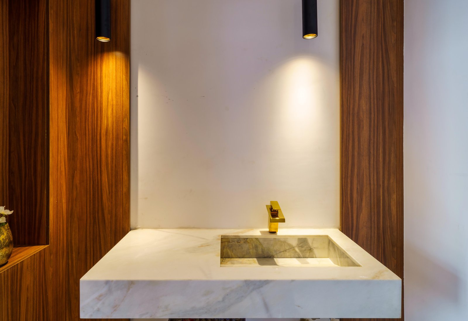 Master bedroom with en-suite bathroom