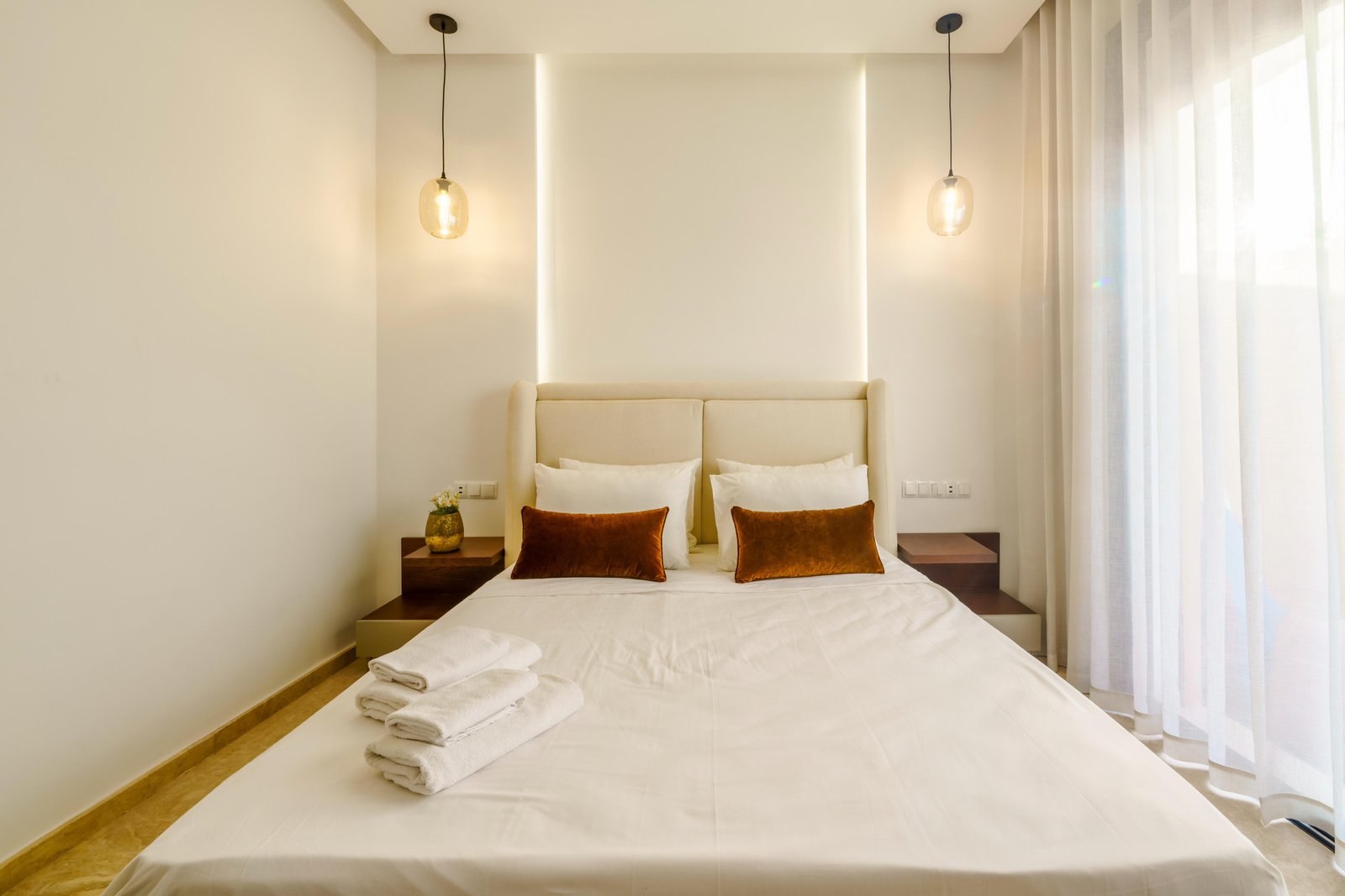 Master bedroom with en-suite bathroom