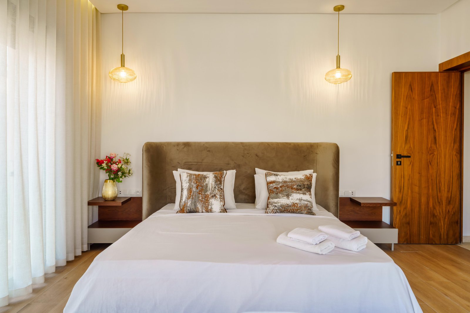 Master bedroom with en-suite bathroom