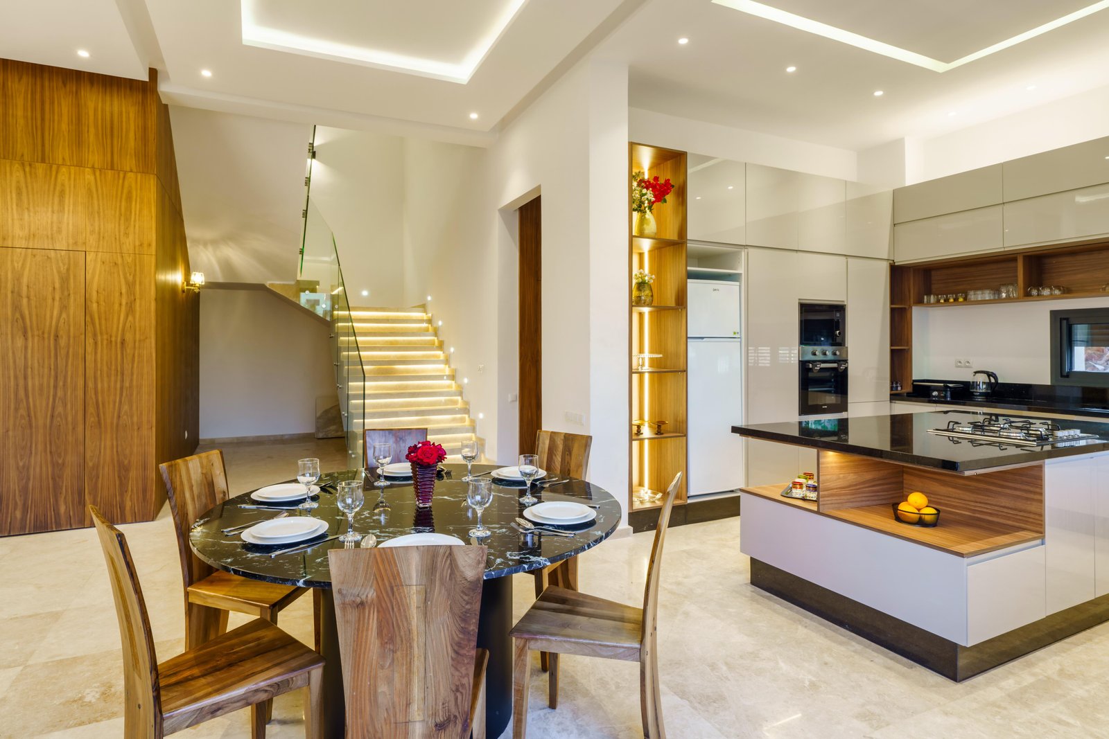 Master bedroom with en-suite bathroom