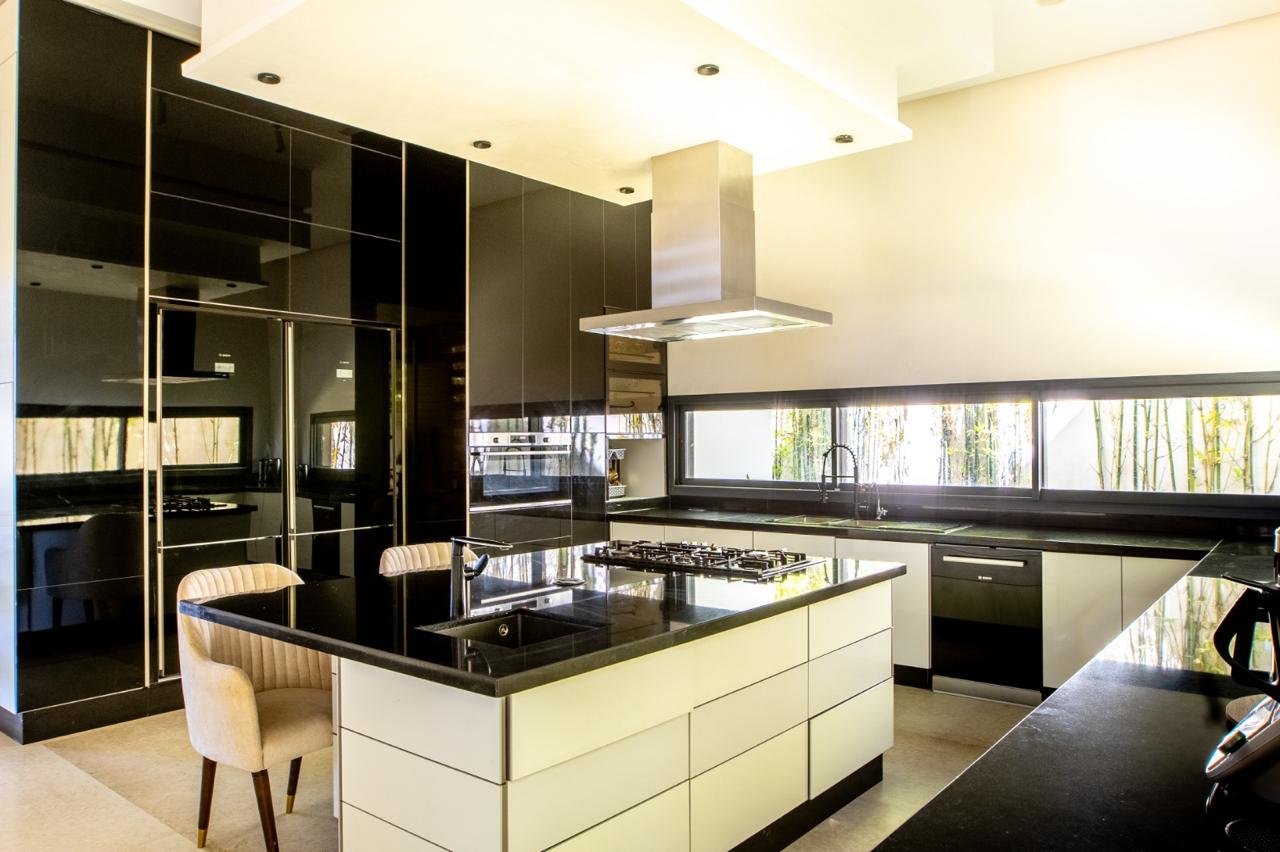 Master bedroom with en-suite bathroom